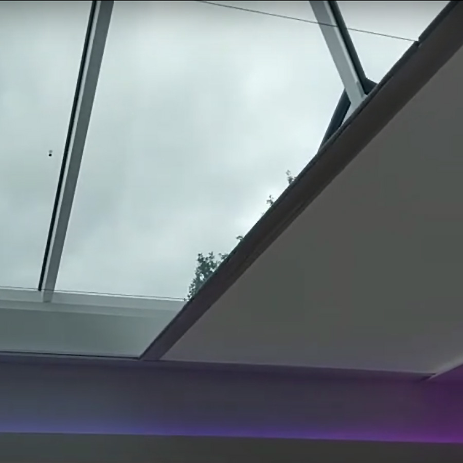 Kurolok & SHY ZIP rooflight blinds